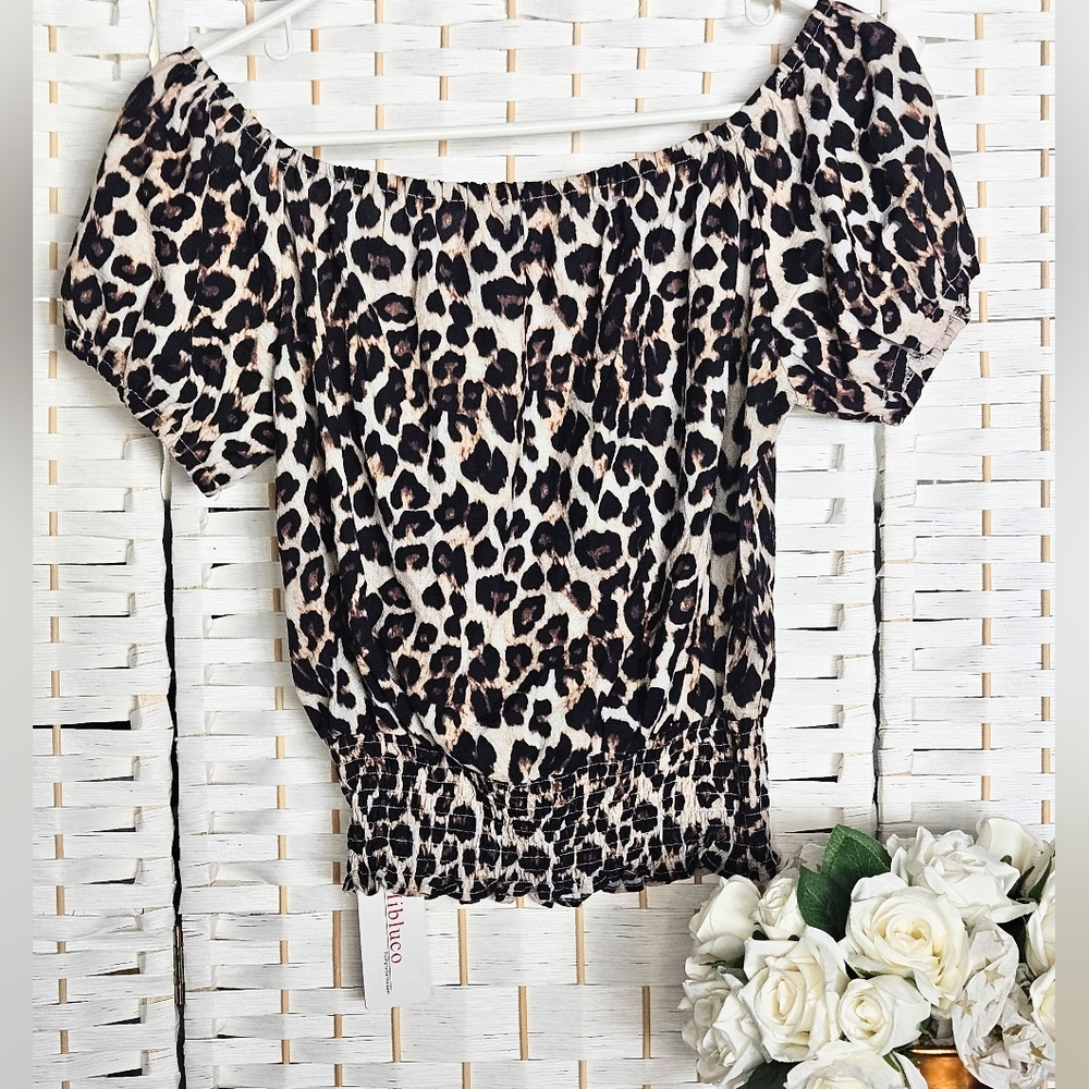 💥Smocked Leopard Print Short Sleeve Crop Top Juniors sz L